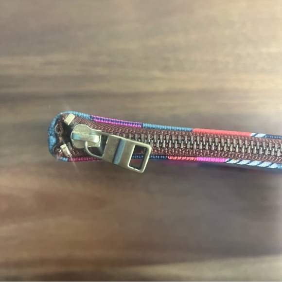 Fossil RFID Pouch Clutch Wallet Geometric Chevron Multi Color - Picture 4 of 8